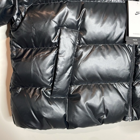 Nike | Women’s Black Therma Fit Down Filled Puffer Loose Fit Coat Size XL NWT - Picture 6 of 11